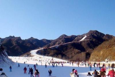 中国爱情山顶滑雪场--天河山冰雪大世界